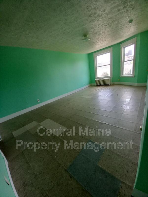 129 Oak St, Lewiston, ME 04240 House Rental in Lewiston, ME