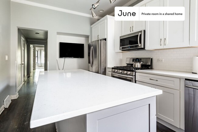 Building Photo - Room in Shared 3 bed/1 bath home