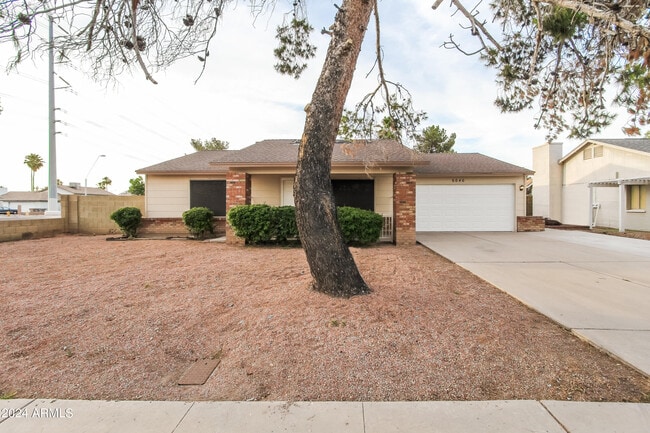 Building Photo - 6646 W Sunnyside Dr