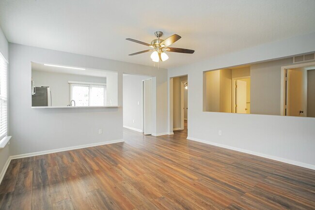 Foto del edificio - 192 Brookfall Dr