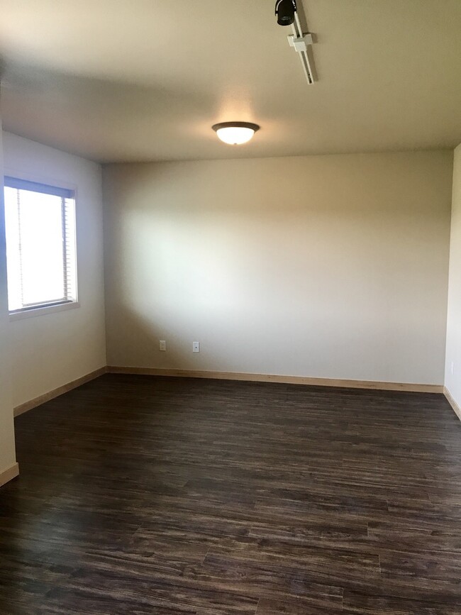 Building Photo - Brand New - 3 Bedroom 2 1/2 Bathroom Townh...