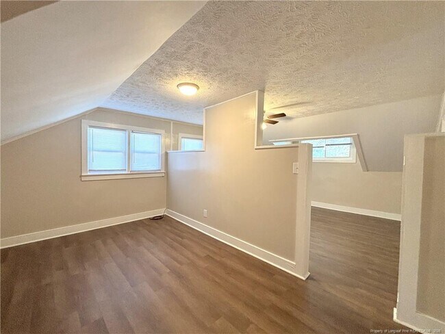 Foto del edificio - 1525 Fort Bragg Rd