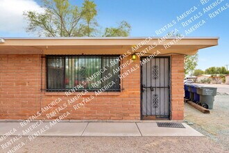 Building Photo - 803 E Holaway Dr