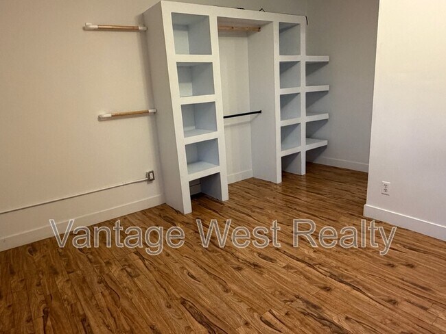 Photo du bâtiment - 155 Hardie Rd