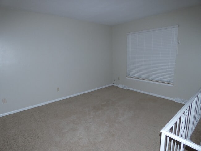 Foto del edificio - 5903 Creek View Dr