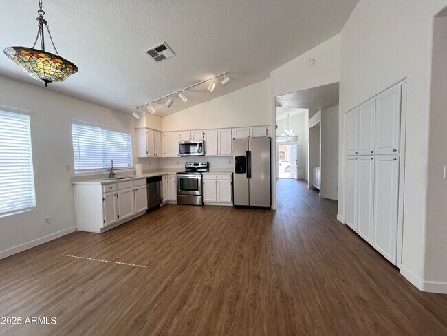 Building Photo - 7504 W Jenan Dr