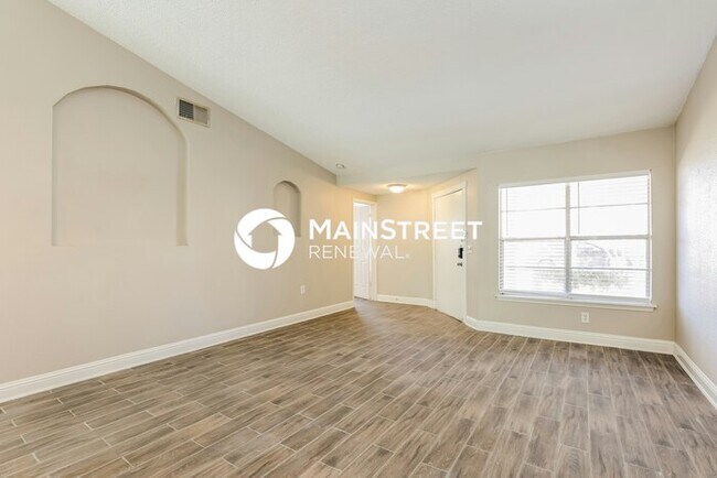 Foto del edificio - 6812 Hillside Bluff