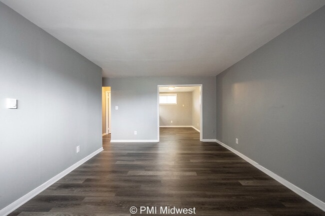 Building Photo - "Charming 2-Bedroom Apartment in Avon - Co...