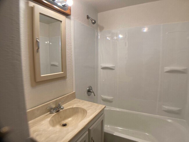 Foto del edificio - 1 br, 1 bath House - 1604 SE Hamilton St