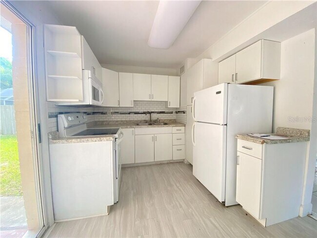 Foto del edificio - 769 Greenway Pl