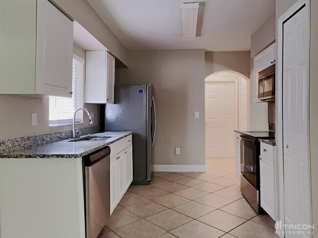 Building Photo - 27209 La Jolla Way