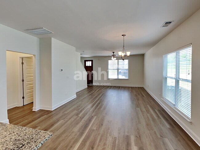 Foto del edificio - 5532 Central Grove Sq