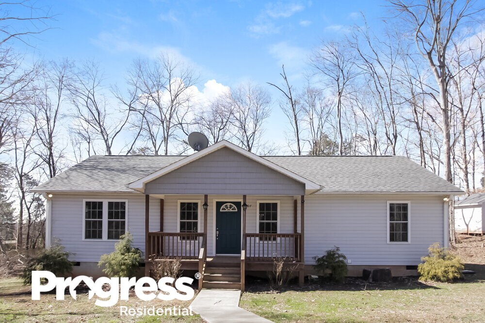 Primary Photo - 207 Cobblestone Ln NW