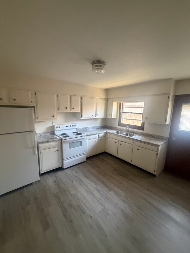 Foto del edificio - 1319 N McLean St