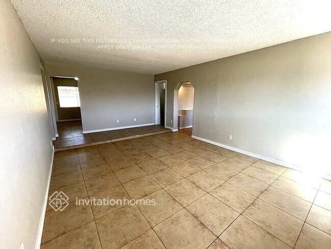 Foto del edificio - 3416 W Poinsettia Dr