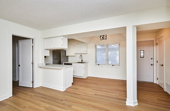 Foto del edificio - 5221 Boulder Dr