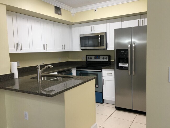 Building Photo - 12154 Saint Andrews Pl