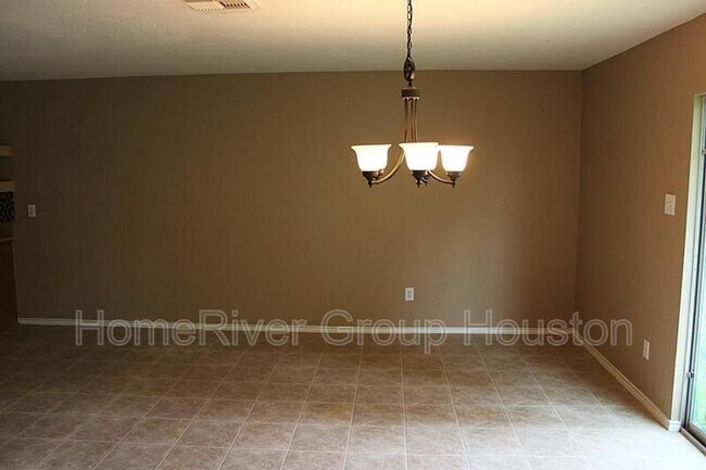 Building Photo - 2045 Vanamen Ct