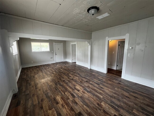 Building Photo - 741 13th St