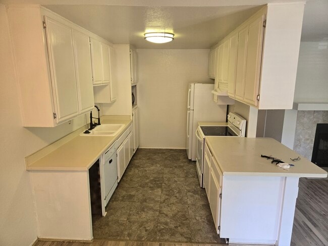Building Photo - 5006 Collwood Way
