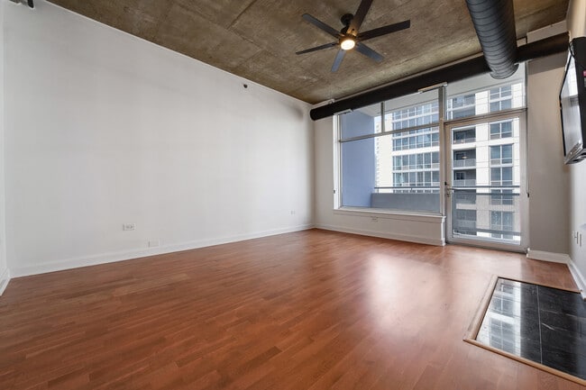 Building Photo - 1305 S Michigan Ave