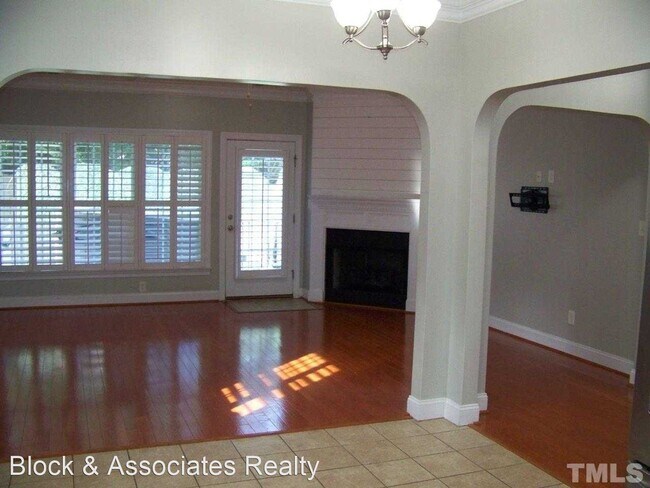 Foto del edificio - 3 br, 2.5 bath House - 2513B McNeill Circle