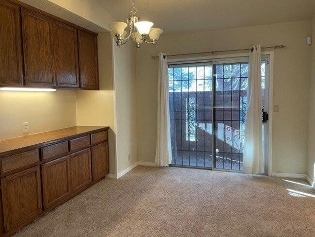 Building Photo - Spacious 3 bedroom home for rent