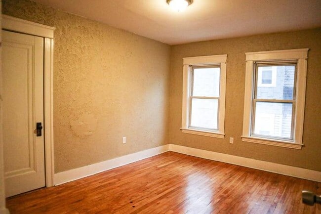 Building Photo - 3 bedroom in Worcester MA 01603