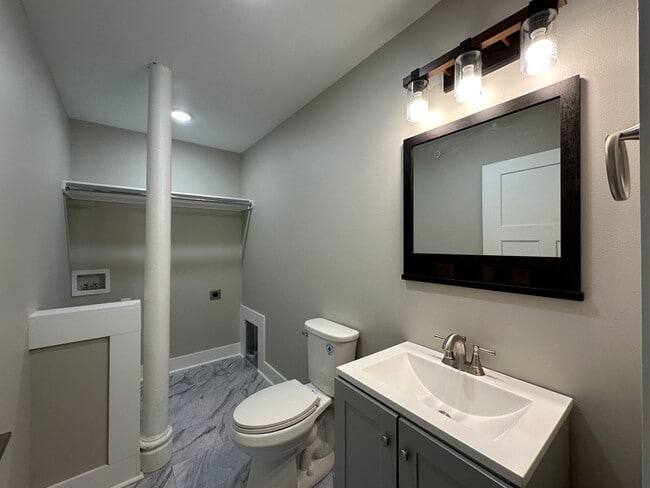 Building Photo - Historic Apartments on Main Street