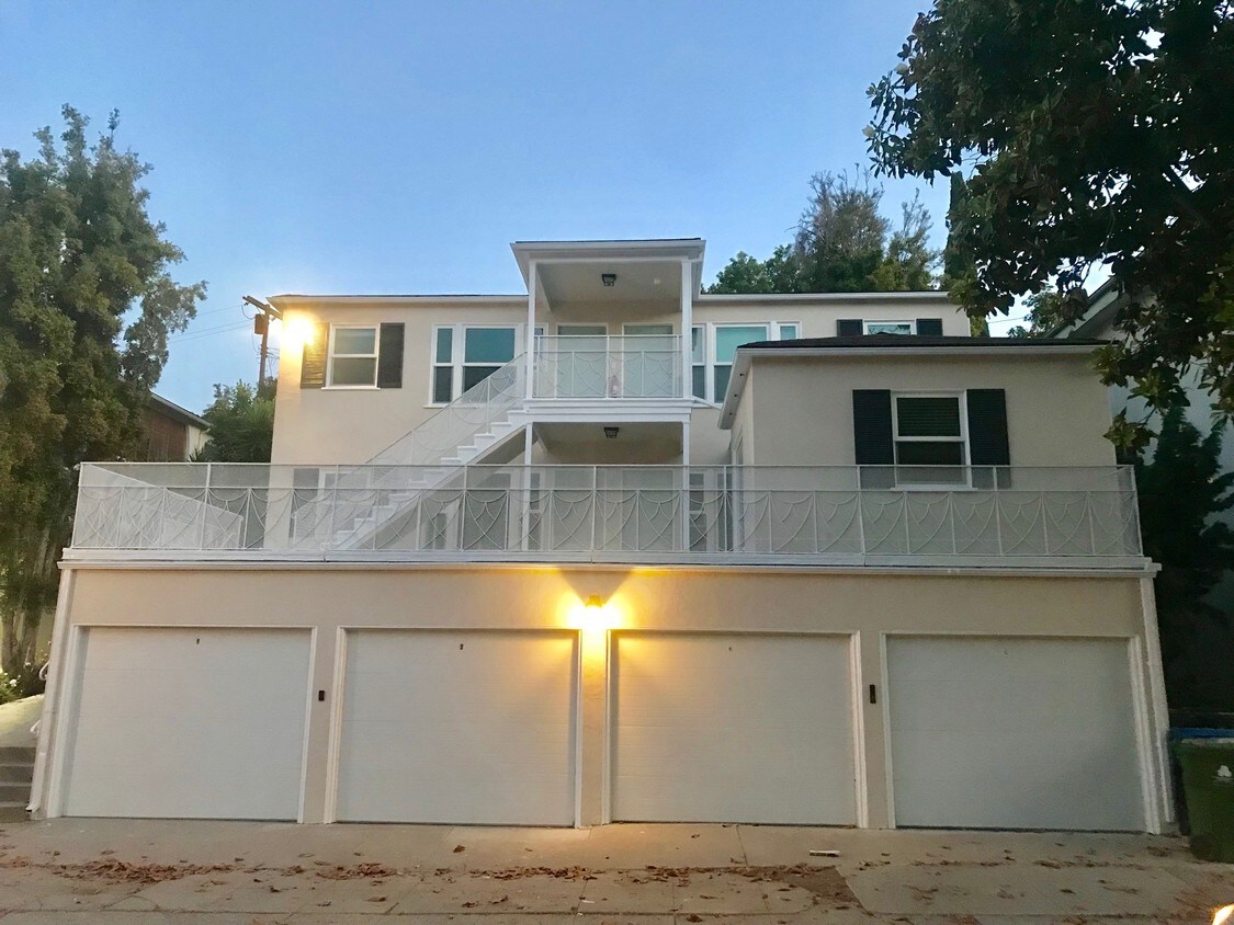Primary Photo - 10666 Holman Ave