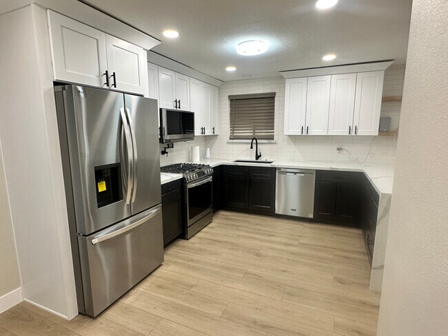 Foto del edificio - 743 E Pierce St