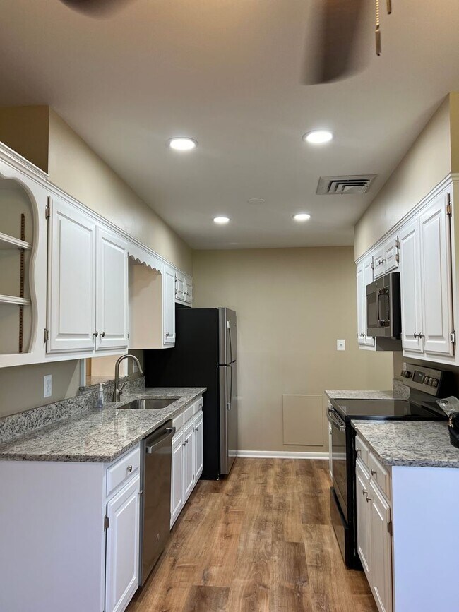 Foto del edificio - 313 Valley View Ave SW