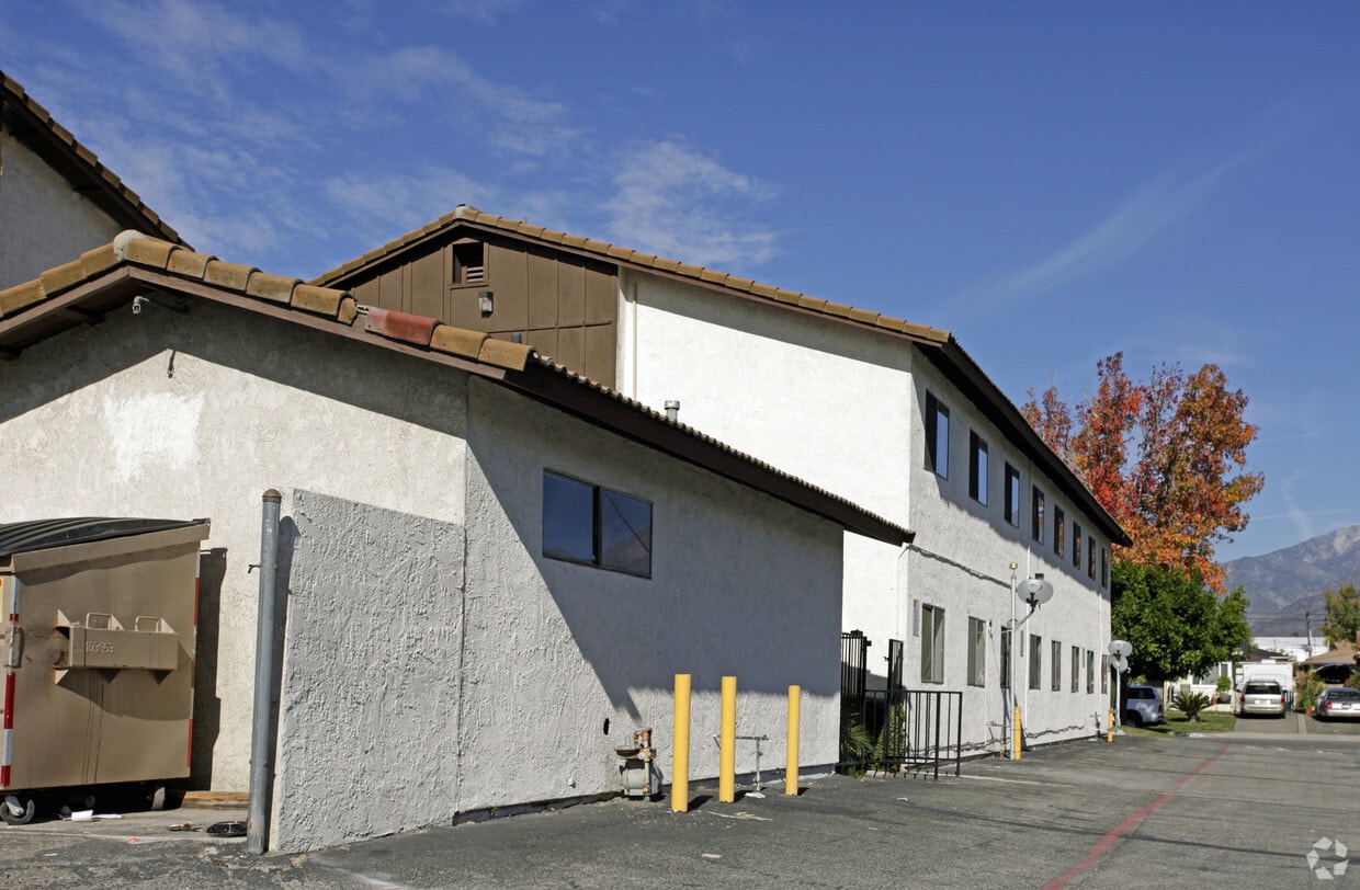 Building Photo - 1119 W Princeton St