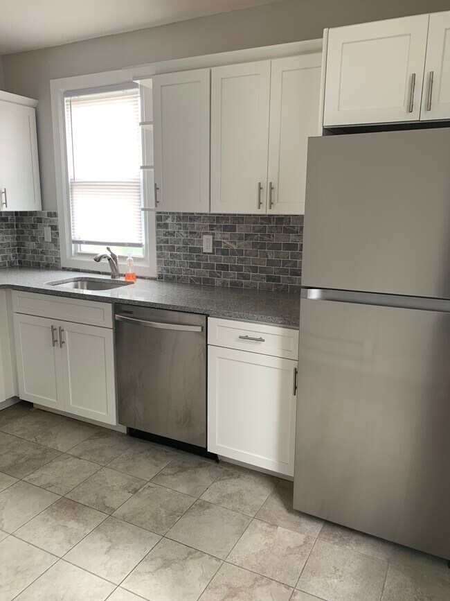 Building Photo - 94 Hill St