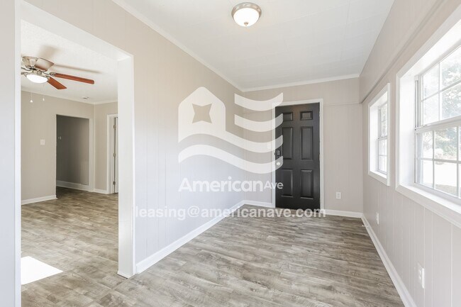 Foto del edificio - 675 Hammett Store Rd