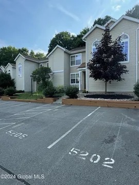 Building Photo - 5206 Forest Point Dr S