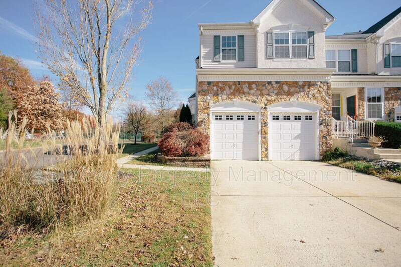 Primary Photo - 12 Hathaway Ct
