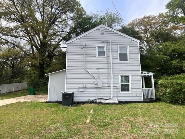 Building Photo - 3905 Freedom Dr