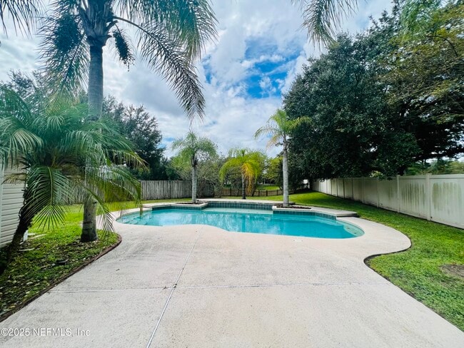 Foto del edificio - 9332 Beresford Ct