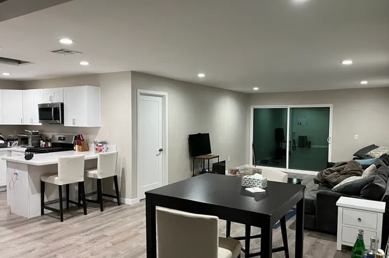 Foto del edificio - 6249-6253 Dorothy Dr