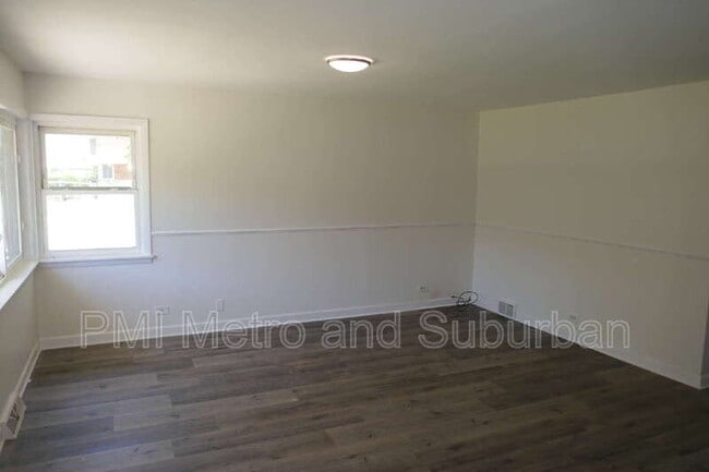 Building Photo - 37 E Judith Ann Dr