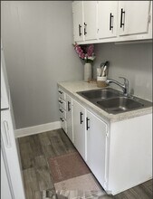 Building Photo - 4540-4558 June Ave