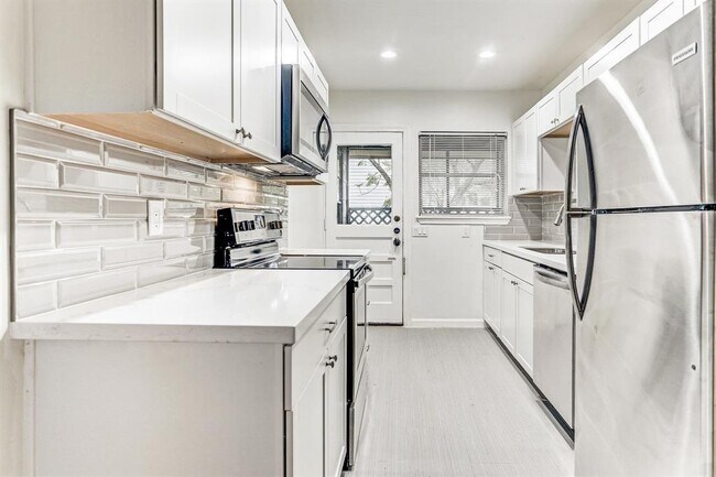 Foto del edificio - 2245 Welch St