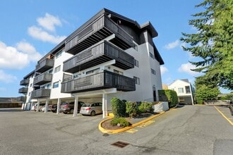 Building Photo - Roberts Manor Apartments