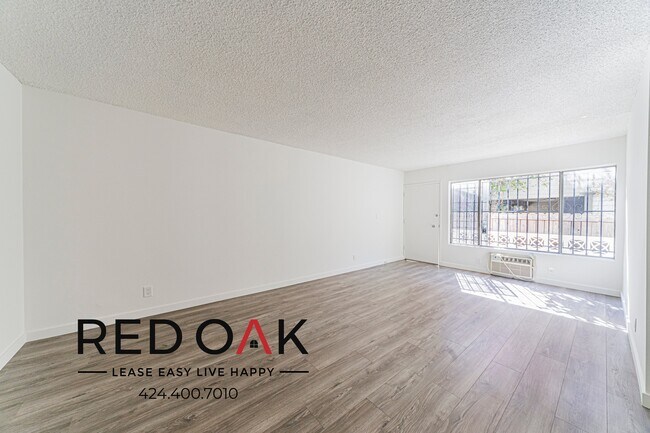 Foto del edificio - 8115 Norton Ave