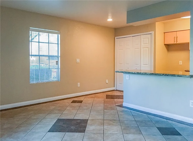 Building Photo - Unit 101