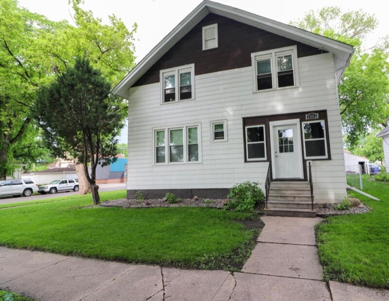 Primary Photo - 1002 5th St N
