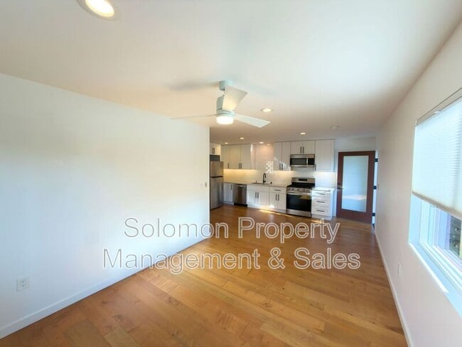 Building Photo - 3302 Avenida De Loyola