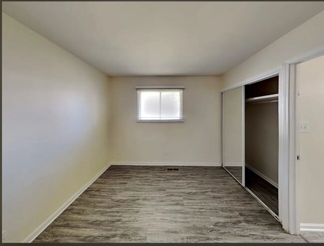 Foto del edificio - 201 Fairwood Dr