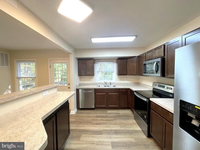 Building Photo - 2060 Peace Ct